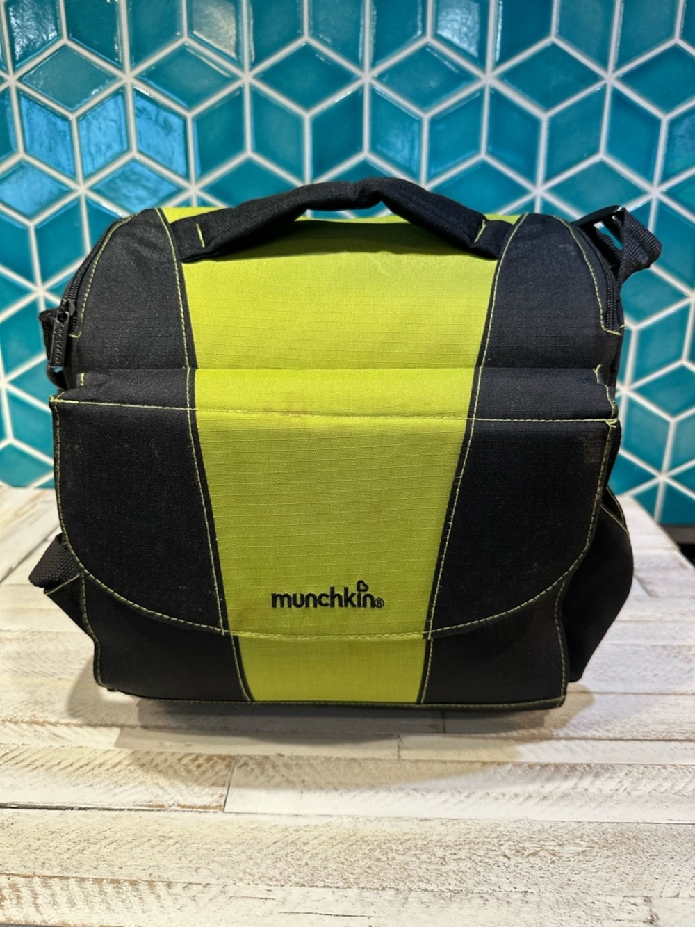 Munchkin Black and Lime Green Travel booster seat!